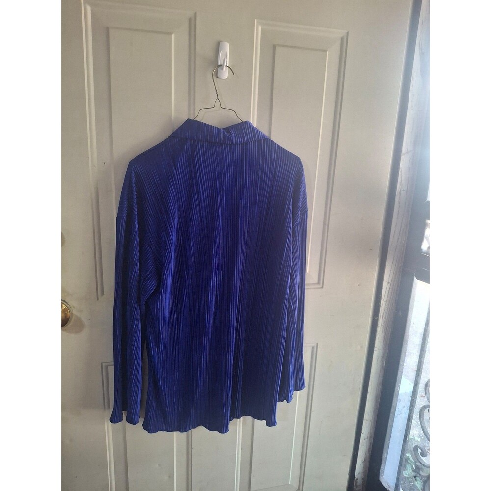 Blouse - Picture 2 of 6